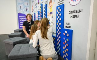 Informacije in grafi
